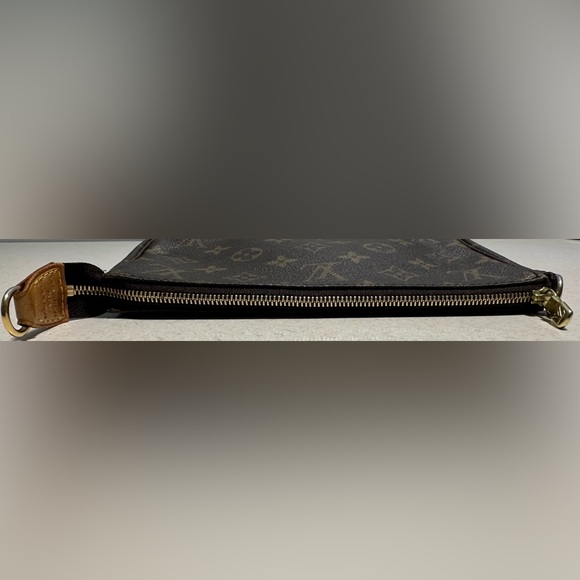 Louis Vuitton Pochette Accessoires Bag Monogram Canvas - Picture 5 of 14